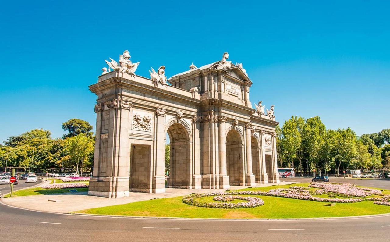 Adosado Cerca Plaza Castilla - Apartamento Cuzco Madrid Luaran gambar